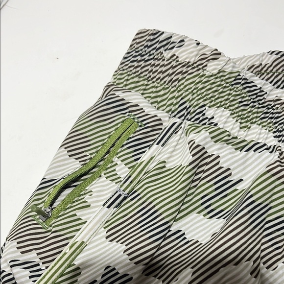 Avia Green Athletic Shorts Lightweight Performance - Picture 9 of 12